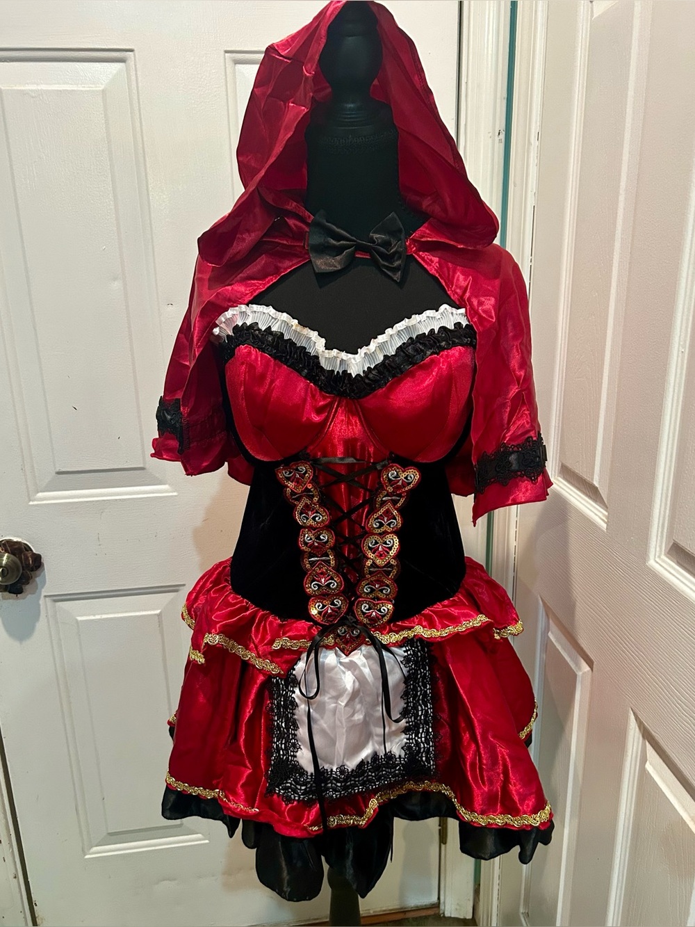 Spirit Halloween Little Red Riding Hood Corset Sexy Plus Size Costume 1X 2X